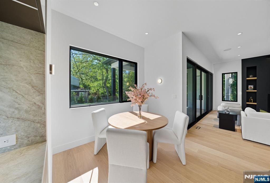 Tenafly, New Jersey, 07670, United States, 6 Bedrooms Bedrooms, ,6 BathroomsBathrooms,Residential,Active,1942348