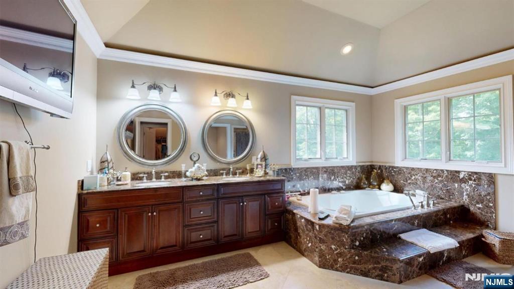 West Orange, New Jersey, 07052, United States, 5 Bedrooms Bedrooms, ,5 BathroomsBathrooms,Residential,Active,1905470