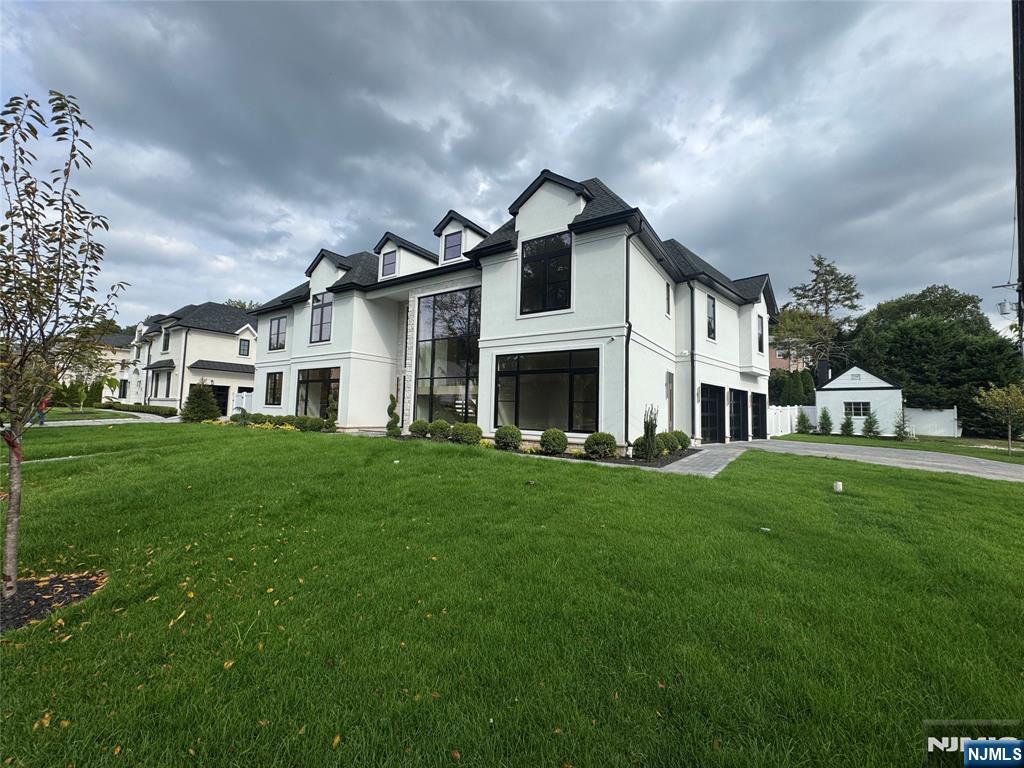 Englewood Cliffs, New Jersey, 07632, United States, 7 Bedrooms Bedrooms, ,8 BathroomsBathrooms,Residential,Active,1952040