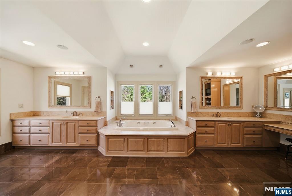 Tenafly, New Jersey, 07670, United States, 6 Bedrooms Bedrooms, ,7 BathroomsBathrooms,Residential,Active,2043827