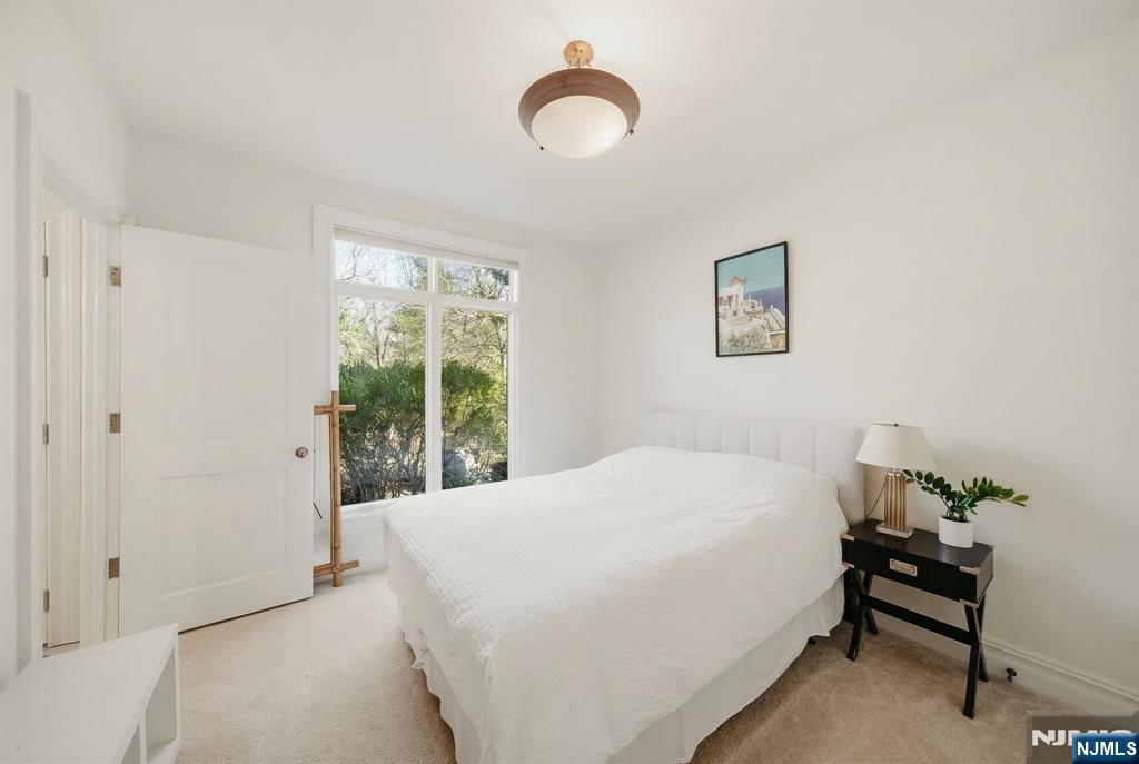 Tenafly, New Jersey, 07670, United States, 6 Bedrooms Bedrooms, ,7 BathroomsBathrooms,Residential,Active,2043827