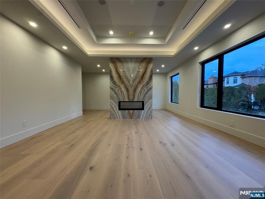 Englewood Cliffs, New Jersey, 07632, United States, 7 Bedrooms Bedrooms, ,8 BathroomsBathrooms,Residential,Active,1952040