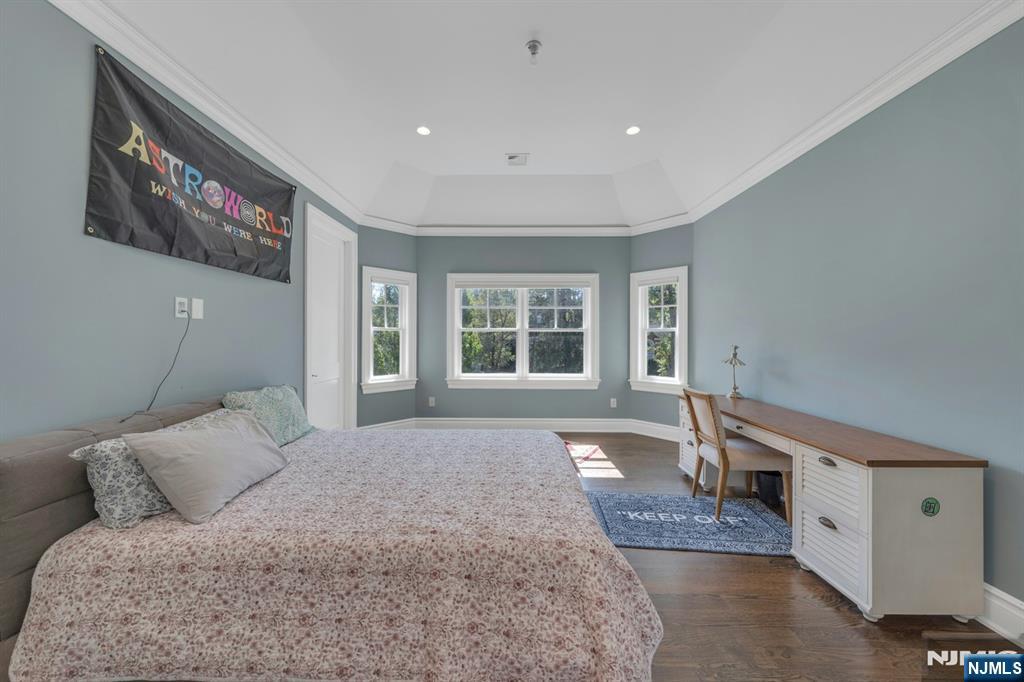 Upper Saddle River, New Jersey, 07458, United States, 5 Bedrooms Bedrooms, ,7 BathroomsBathrooms,Residential,Active,1945224