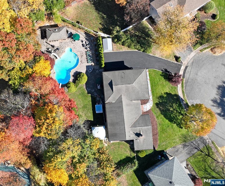 Paramus, New Jersey, 07652, United States, 4 Bedrooms Bedrooms, ,6 BathroomsBathrooms,Residential,Active,1990037