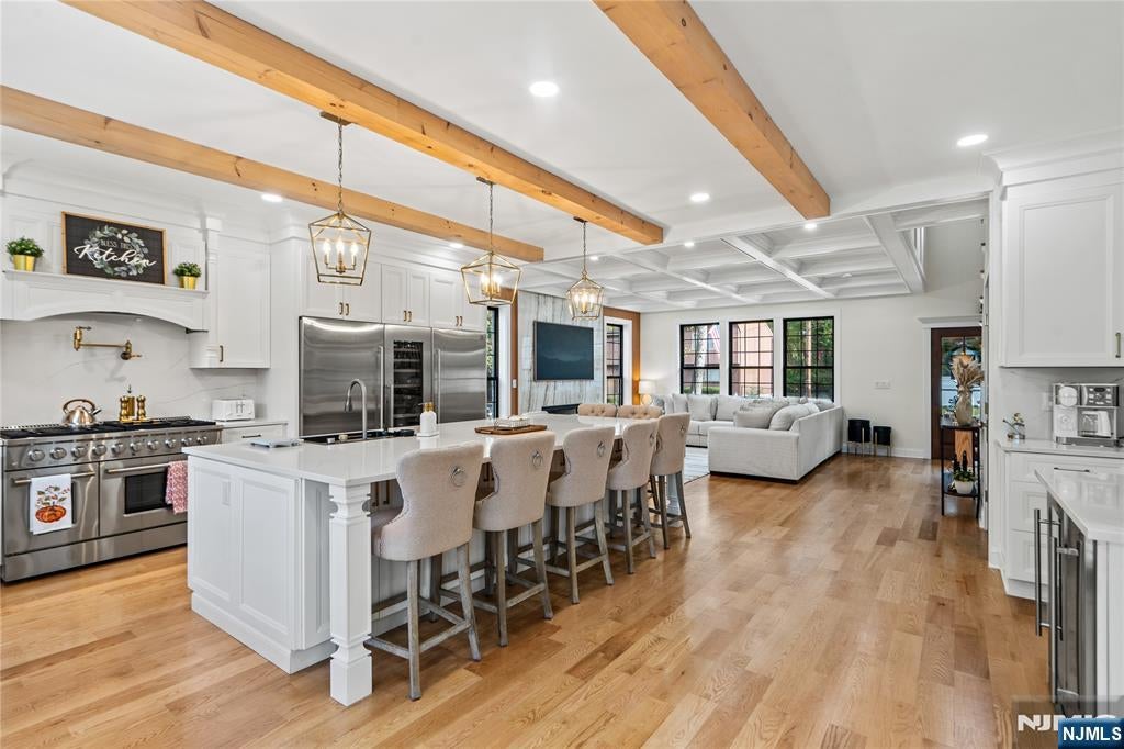 Roseland, New Jersey, 07068, United States, 4 Bedrooms Bedrooms, ,4 BathroomsBathrooms,Residential,Active,2045539