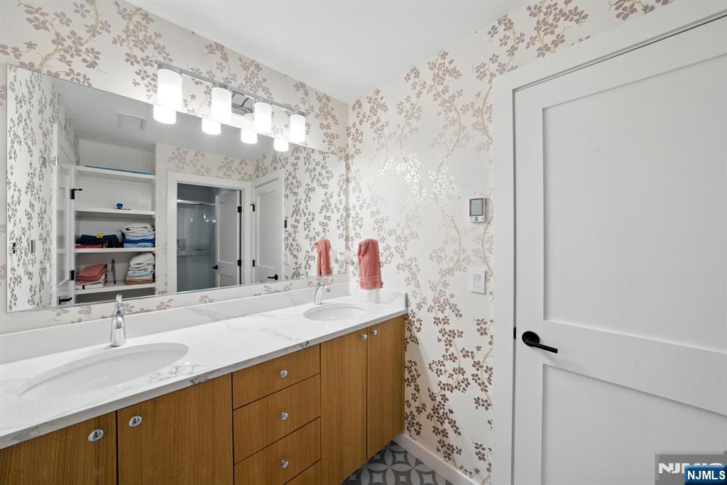 Cresskill, New Jersey, 07626, United States, 5 Bedrooms Bedrooms, ,5 BathroomsBathrooms,Residential,Active,1929433