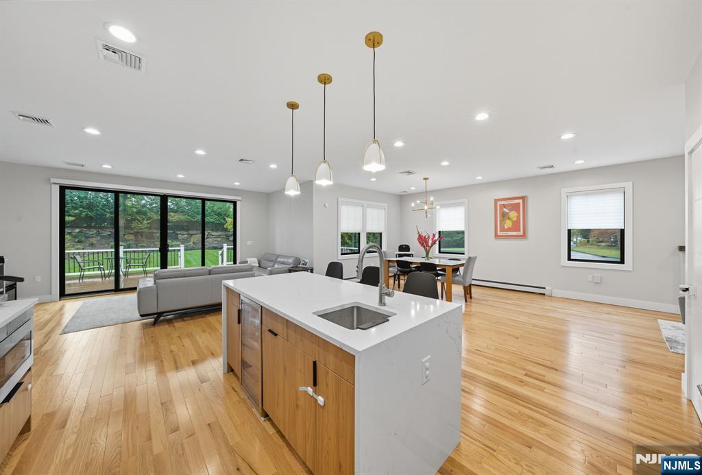 Tenafly, New Jersey, 07670, United States, 5 Bedrooms Bedrooms, ,4 BathroomsBathrooms,Residential,Active,1943831