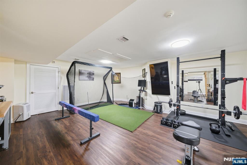 Tenafly, New Jersey, 07670, United States, 5 Bedrooms Bedrooms, ,5 BathroomsBathrooms,Residential,Active,1963283