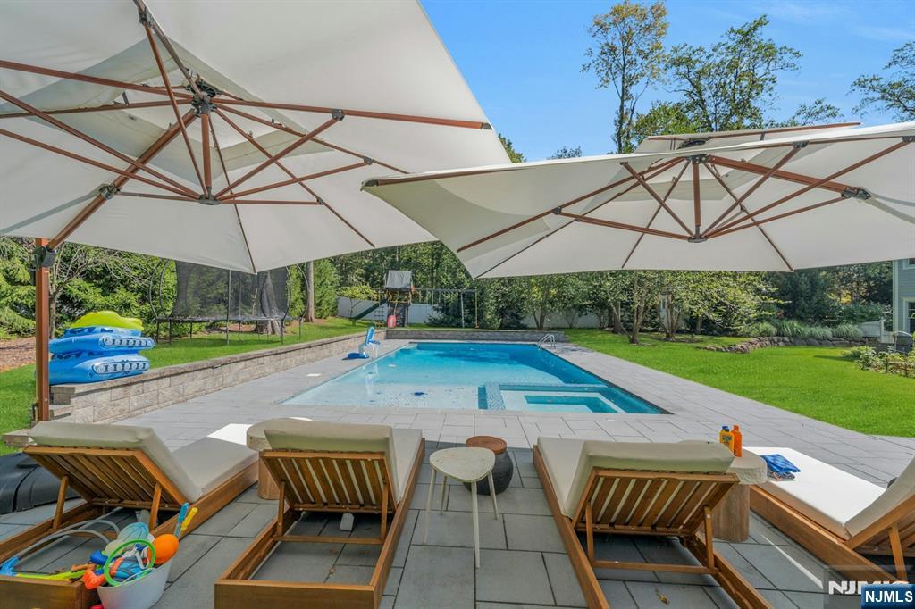 Upper Saddle River, New Jersey, 07458, United States, 5 Bedrooms Bedrooms, ,7 BathroomsBathrooms,Residential,Active,1945224