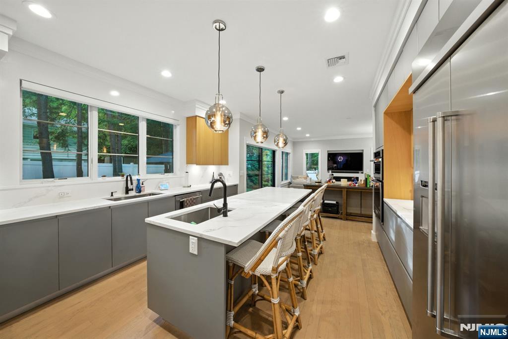 Cresskill, New Jersey, 07626, United States, 5 Bedrooms Bedrooms, ,5 BathroomsBathrooms,Residential,Active,1929433