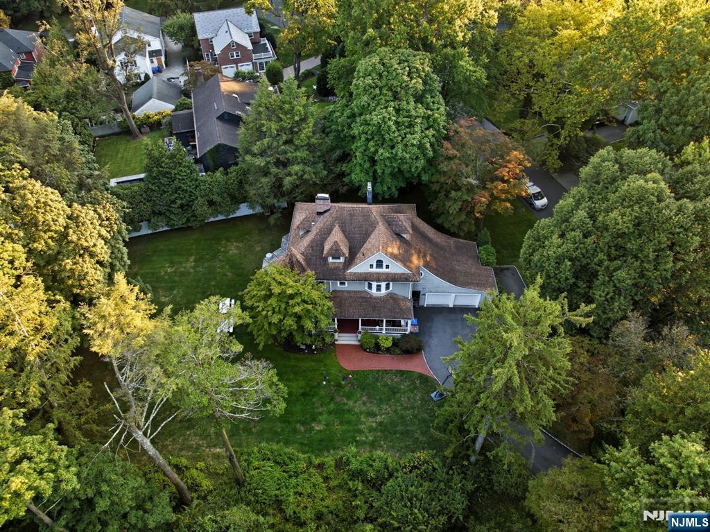 Tenafly, New Jersey, 07670, United States, 6 Bedrooms Bedrooms, ,4 BathroomsBathrooms,Residential,Active,1945075