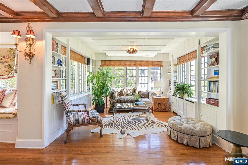 Glen Rock, New Jersey, 07452, United States, 5 Bedrooms Bedrooms, ,6 BathroomsBathrooms,Residential,Active,2042645