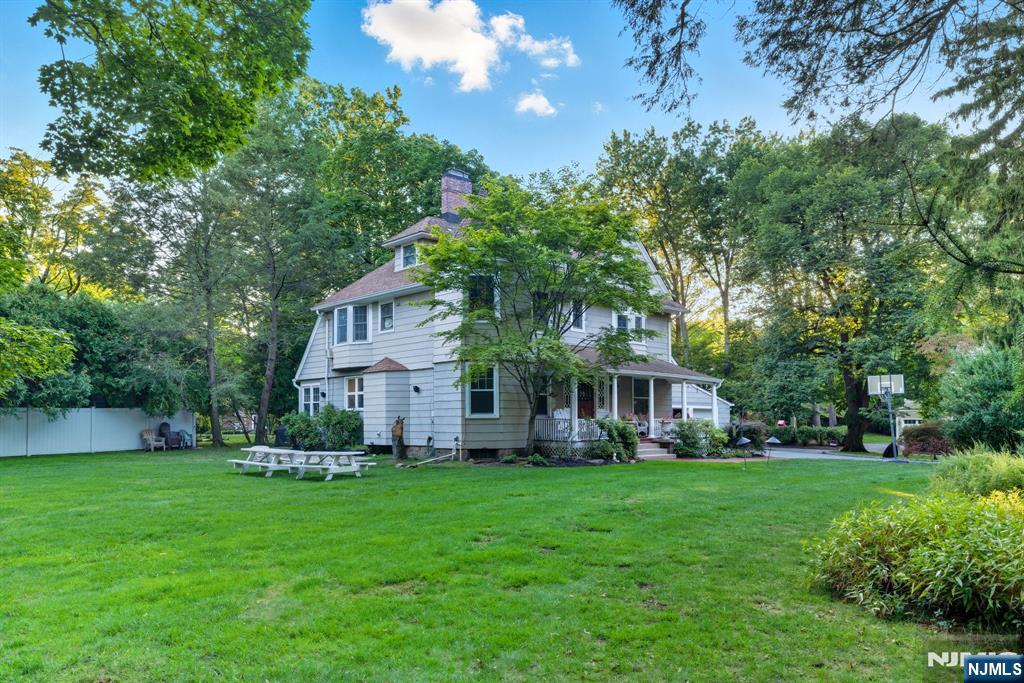 Tenafly, New Jersey, 07670, United States, 6 Bedrooms Bedrooms, ,4 BathroomsBathrooms,Residential,Active,1945075