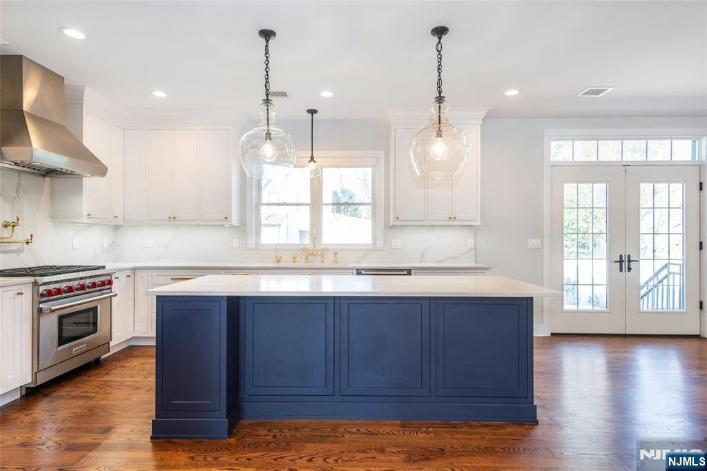 Demarest, New Jersey, 07627, United States, 5 Bedrooms Bedrooms, ,7 BathroomsBathrooms,Residential,Active,2037533
