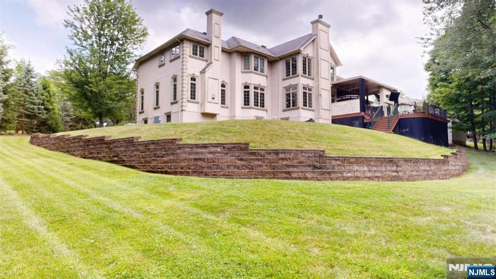 West Orange, New Jersey, 07052, United States, 5 Bedrooms Bedrooms, ,5 BathroomsBathrooms,Residential,Active,1905470