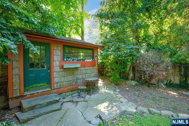 Mahwah, New Jersey, 07430, United States, 4 Bedrooms Bedrooms, ,4 BathroomsBathrooms,Residential,Pending,1993641