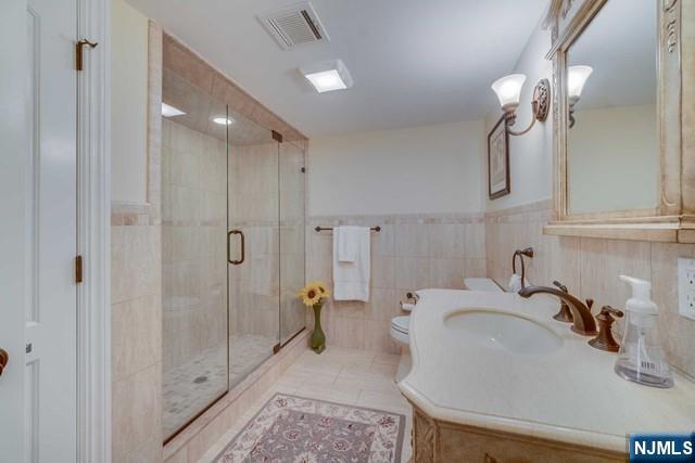 North Caldwell, New Jersey, 07006, United States, 3 Bedrooms Bedrooms, ,4 BathroomsBathrooms,Residential,Active,2008294