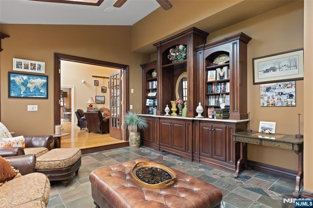 Oakland, New Jersey, 07436, United States, 5 Bedrooms Bedrooms, ,7 BathroomsBathrooms,Residential,Active,2007996