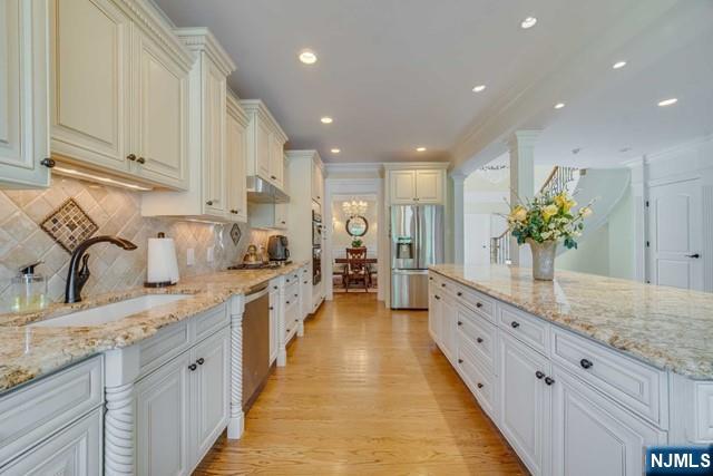 North Caldwell, New Jersey, 07006, United States, 3 Bedrooms Bedrooms, ,4 BathroomsBathrooms,Residential,Active,2008294