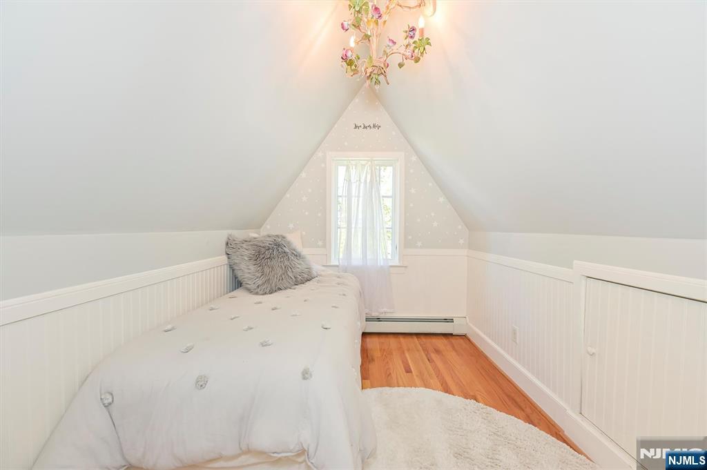 Glen Rock, New Jersey, 07452, United States, 5 Bedrooms Bedrooms, ,6 BathroomsBathrooms,Residential,Active,2042645