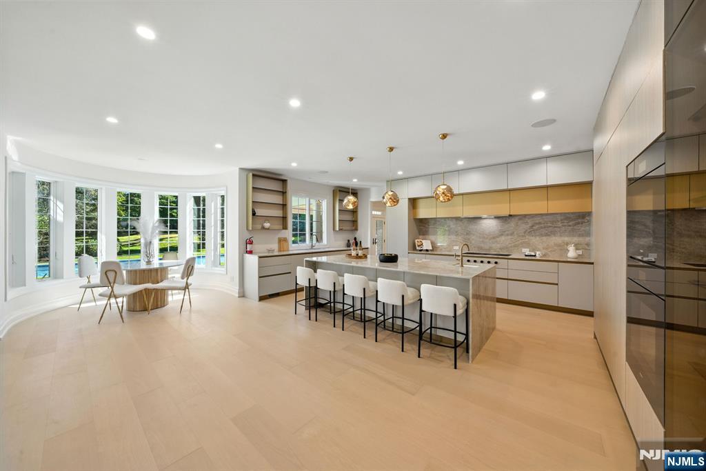 Tenafly, New Jersey, 07670, United States, 6 Bedrooms Bedrooms, ,7 BathroomsBathrooms,Residential,Active,1927680