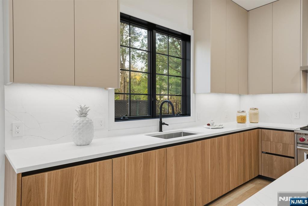 Demarest, New Jersey, 07627, United States, 4 Bedrooms Bedrooms, ,5 BathroomsBathrooms,Residential,Active,2008353