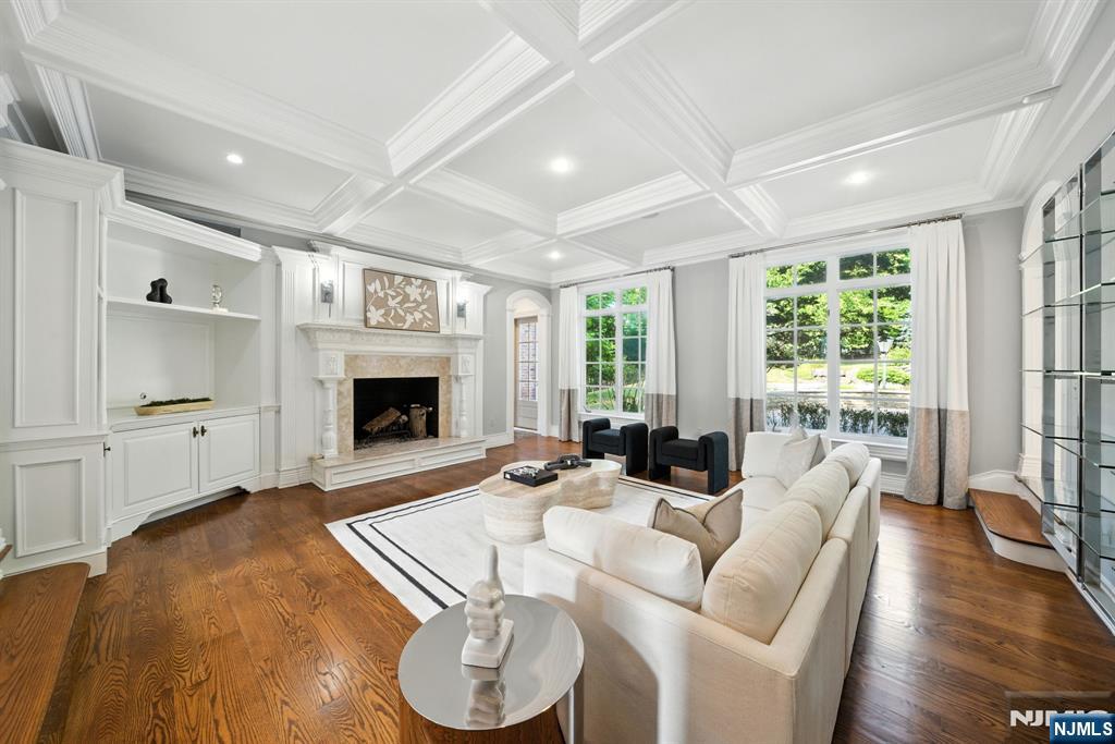 Tenafly, New Jersey, 07670, United States, 7 Bedrooms Bedrooms, ,9 BathroomsBathrooms,Residential,Active,1919077