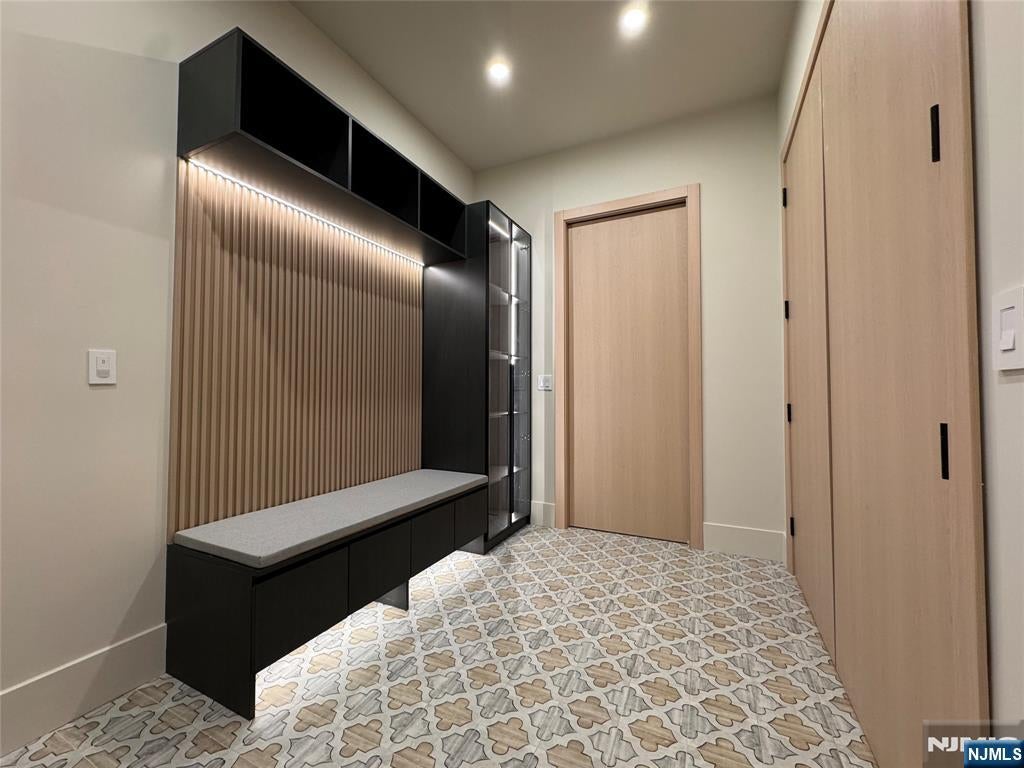 Englewood Cliffs, New Jersey, 07632, United States, 7 Bedrooms Bedrooms, ,8 BathroomsBathrooms,Residential,Active,1952040