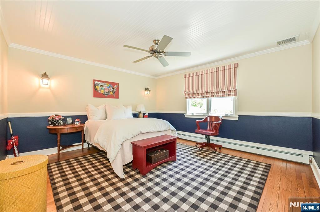 Glen Rock, New Jersey, 07452, United States, 5 Bedrooms Bedrooms, ,6 BathroomsBathrooms,Residential,Active,2042645