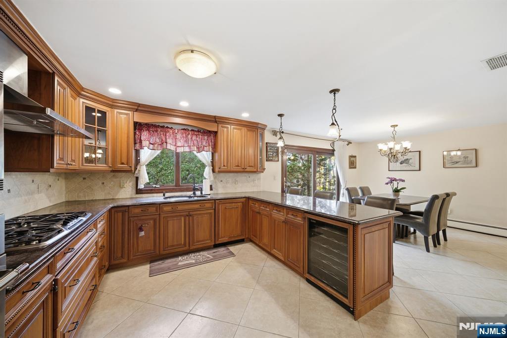 Cresskill, New Jersey, 07626, United States, 5 Bedrooms Bedrooms, ,5 BathroomsBathrooms,Residential,Active,1995264