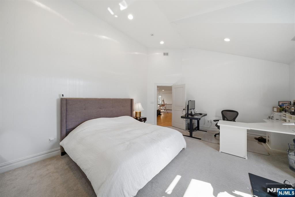 Tenafly, New Jersey, 07670, United States, 6 Bedrooms Bedrooms, ,7 BathroomsBathrooms,Residential,Active,2043827