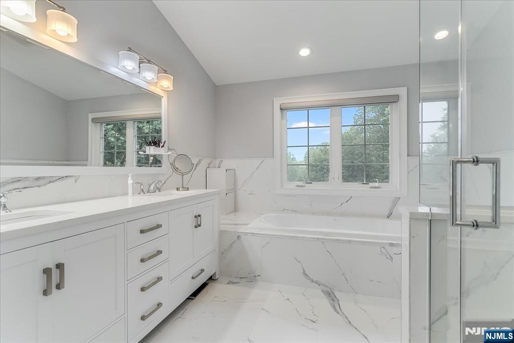 Upper Saddle River, New Jersey, 07458, United States, 4 Bedrooms Bedrooms, ,5 BathroomsBathrooms,Residential,Active,1964462