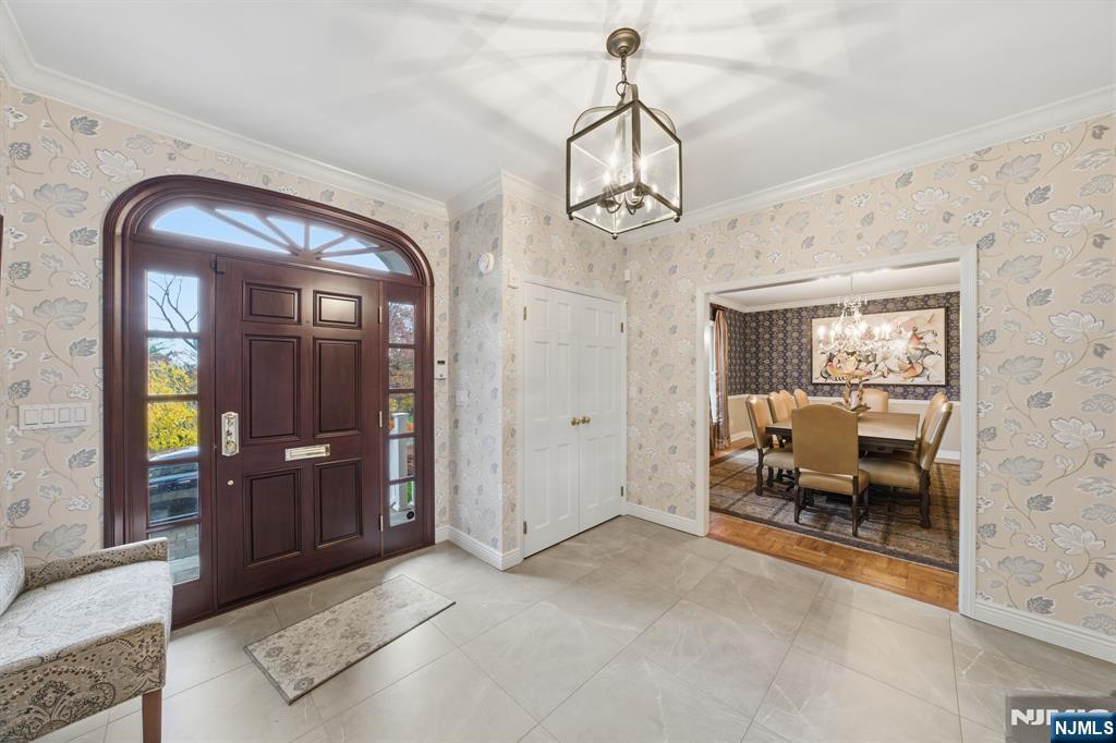 Tenafly, New Jersey, 07670, United States, 6 Bedrooms Bedrooms, ,4 BathroomsBathrooms,Residential,Pending,2007021