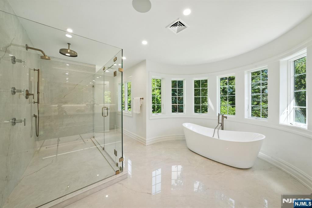 Tenafly, New Jersey, 07670, United States, 6 Bedrooms Bedrooms, ,7 BathroomsBathrooms,Residential,Active,1927680