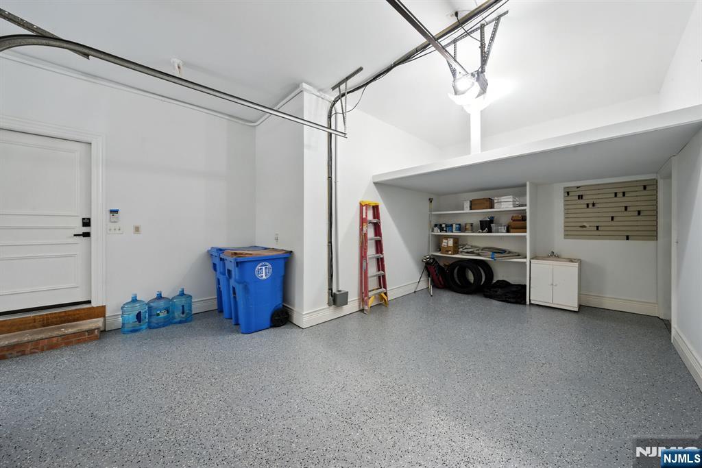 Tenafly, New Jersey, 07670, United States, 7 Bedrooms Bedrooms, ,9 BathroomsBathrooms,Residential,Active,1919077