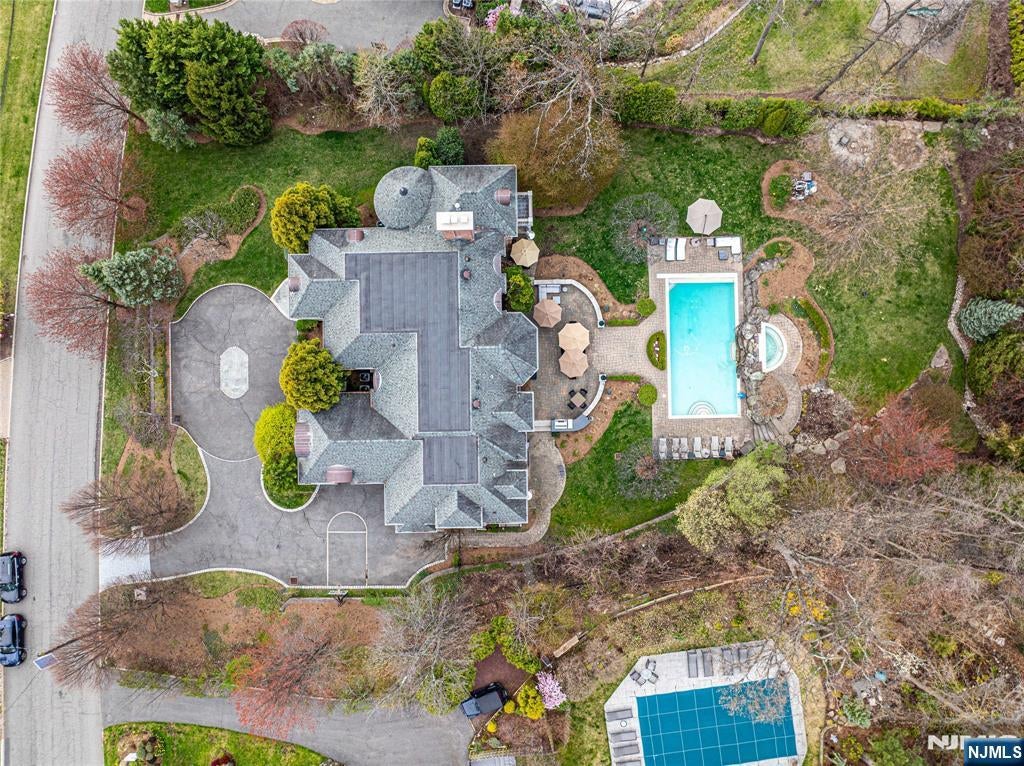 Tenafly, New Jersey, 07670, United States, 7 Bedrooms Bedrooms, ,9 BathroomsBathrooms,Residential,Active,1919077