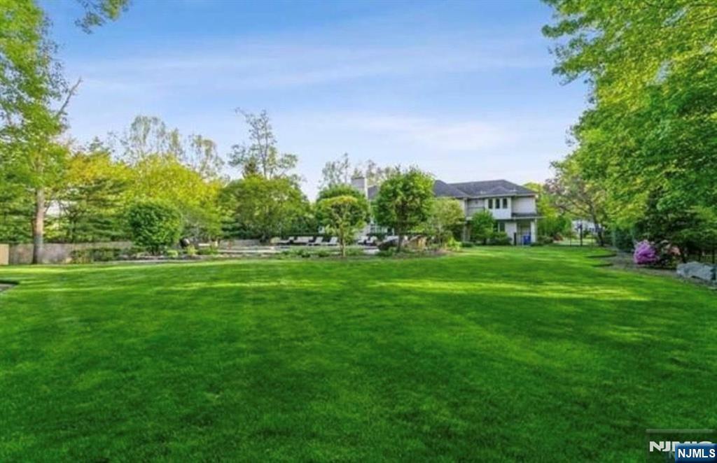 Tenafly, New Jersey, 07670, United States, 6 Bedrooms Bedrooms, ,7 BathroomsBathrooms,Residential,Active,2043827