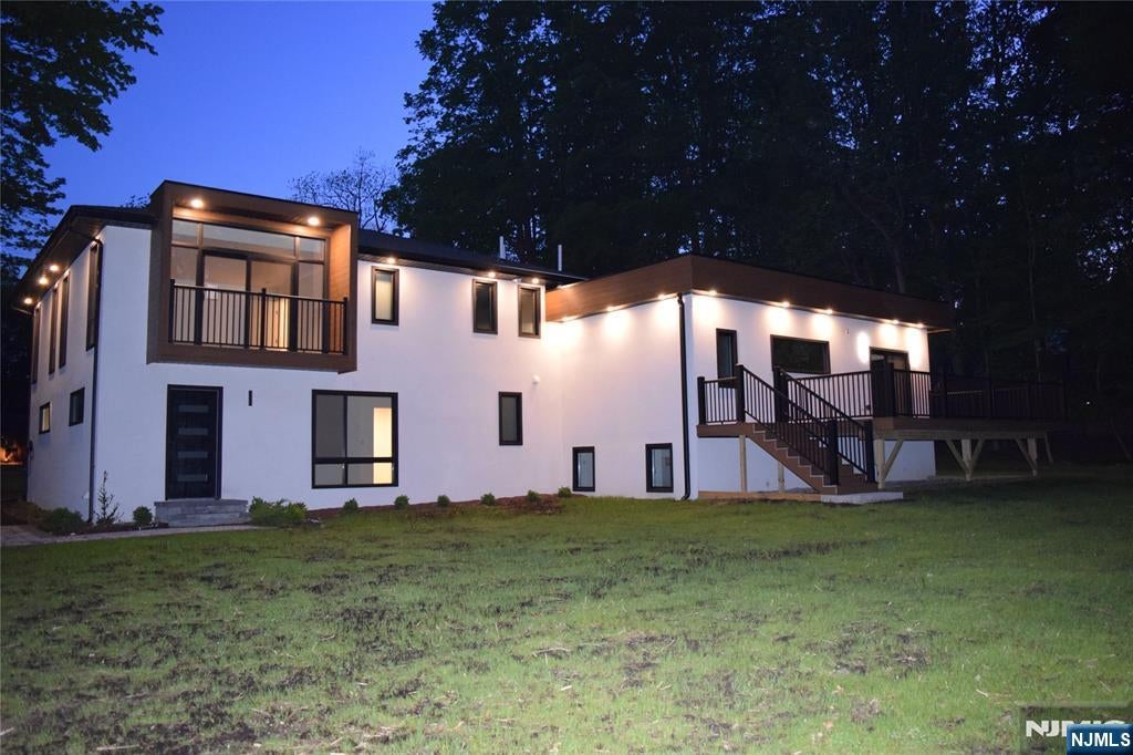 Par-Troy Hills Twp., New Jersey, 07054, United States, 4 Bedrooms Bedrooms, ,4 BathroomsBathrooms,Residential,Active,2021621