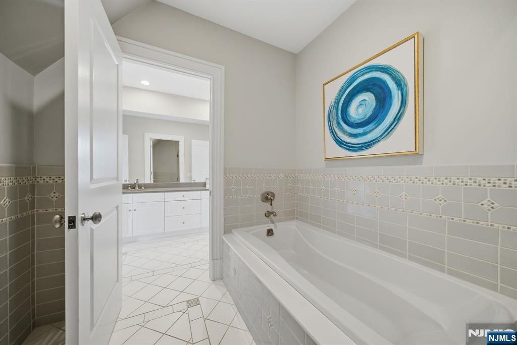 Cresskill, New Jersey, 07626, United States, 6 Bedrooms Bedrooms, ,8 BathroomsBathrooms,Residential,Active,2012941