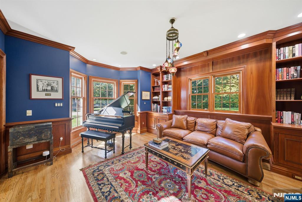 Tenafly, New Jersey, 07670, United States, 5 Bedrooms Bedrooms, ,5 BathroomsBathrooms,Residential,Active,1968424