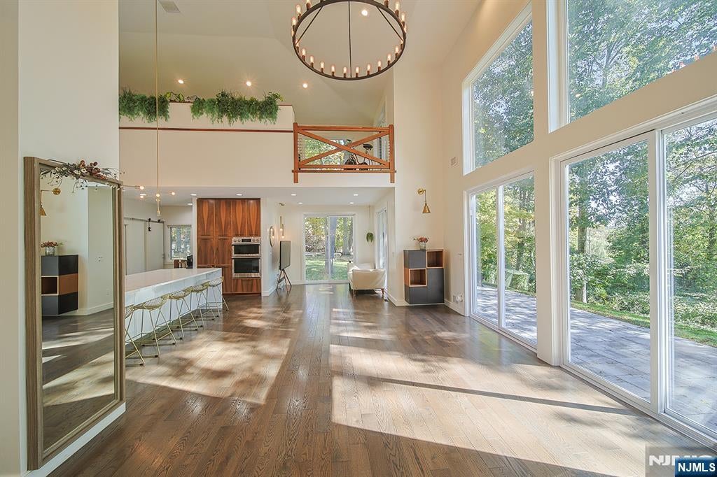 Warren, New Jersey, 07059, United States, 3 Bedrooms Bedrooms, ,5 BathroomsBathrooms,Residential,Active,1965824