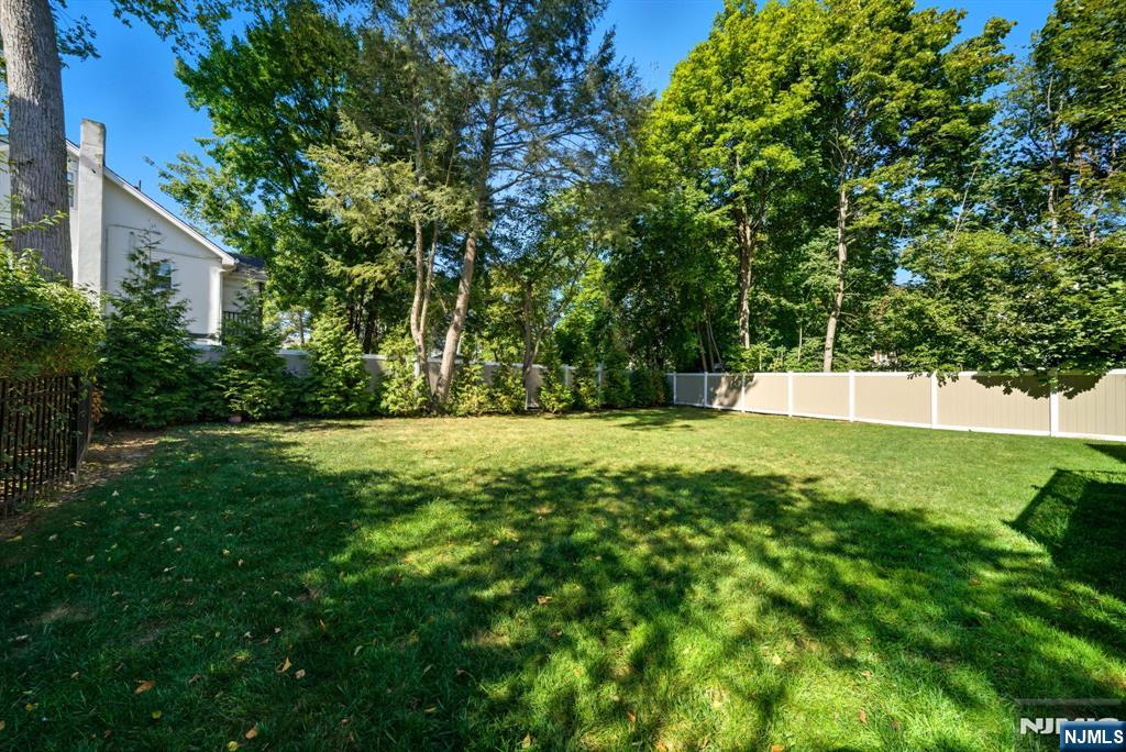 Tenafly, New Jersey, 07670, United States, 5 Bedrooms Bedrooms, ,5 BathroomsBathrooms,Residential,Active,1963283