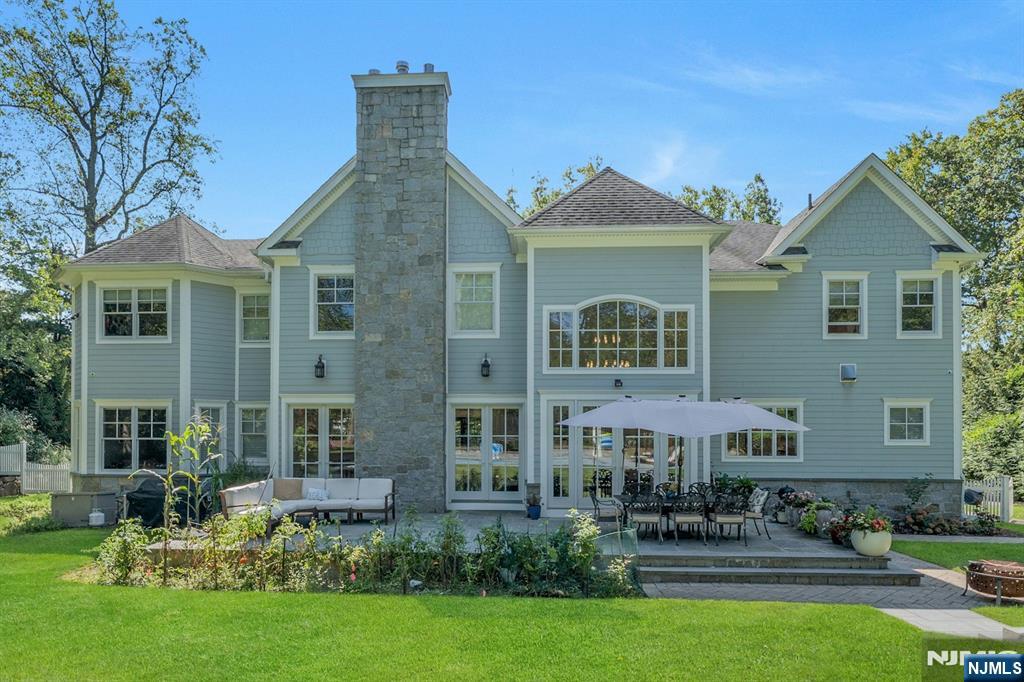 Upper Saddle River, New Jersey, 07458, United States, 5 Bedrooms Bedrooms, ,7 BathroomsBathrooms,Residential,Active,1945224
