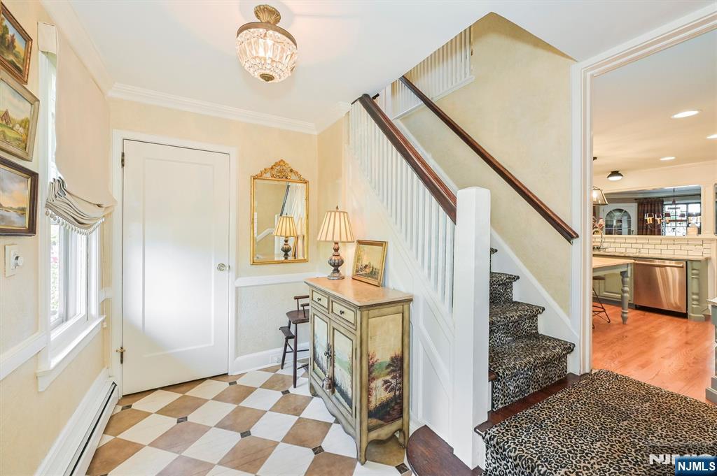 Glen Rock, New Jersey, 07452, United States, 5 Bedrooms Bedrooms, ,6 BathroomsBathrooms,Residential,Active,2042645