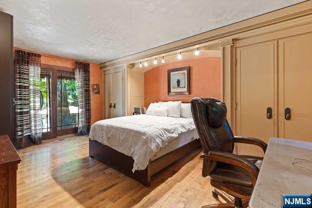 Mahwah, New Jersey, 07430, United States, 4 Bedrooms Bedrooms, ,4 BathroomsBathrooms,Residential,Pending,1993641