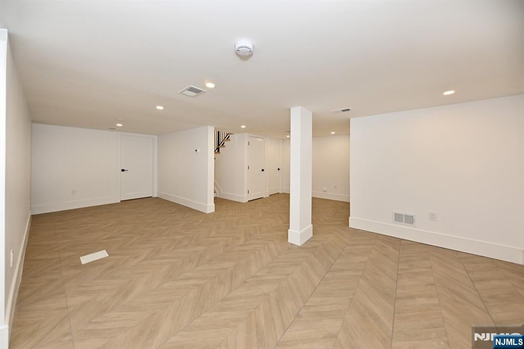 River Edge, New Jersey, 07661, United States, 5 Bedrooms Bedrooms, ,6 BathroomsBathrooms,Residential,Active,2014946