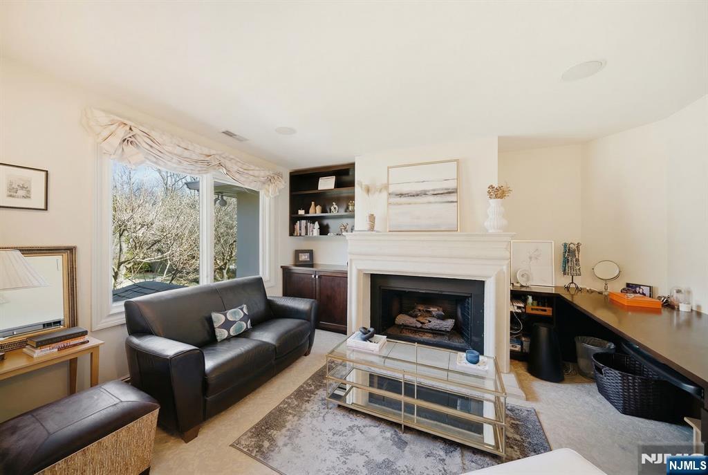 Tenafly, New Jersey, 07670, United States, 6 Bedrooms Bedrooms, ,7 BathroomsBathrooms,Residential,Active,2043827