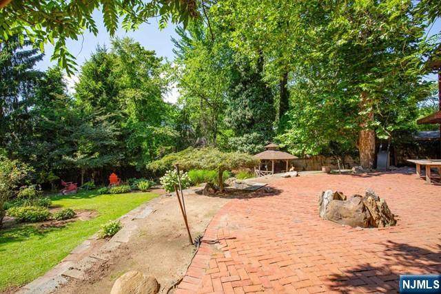 Mahwah, New Jersey, 07430, United States, 4 Bedrooms Bedrooms, ,4 BathroomsBathrooms,Residential,Pending,1993641