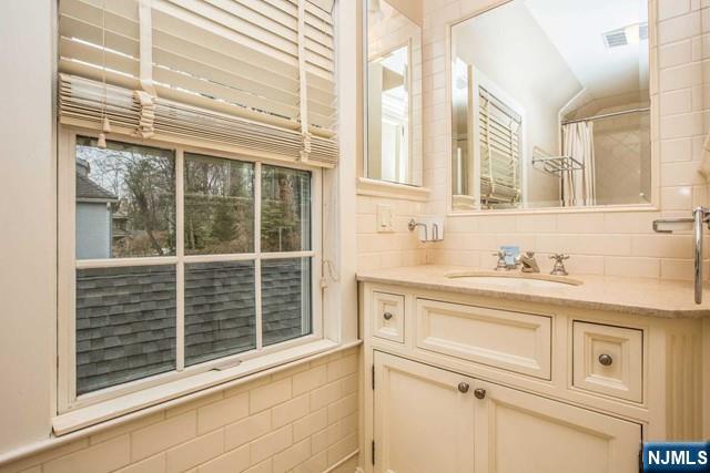 Tenafly, New Jersey, 07670, United States, 4 Bedrooms Bedrooms, ,4 BathroomsBathrooms,Residential,Active,2010150