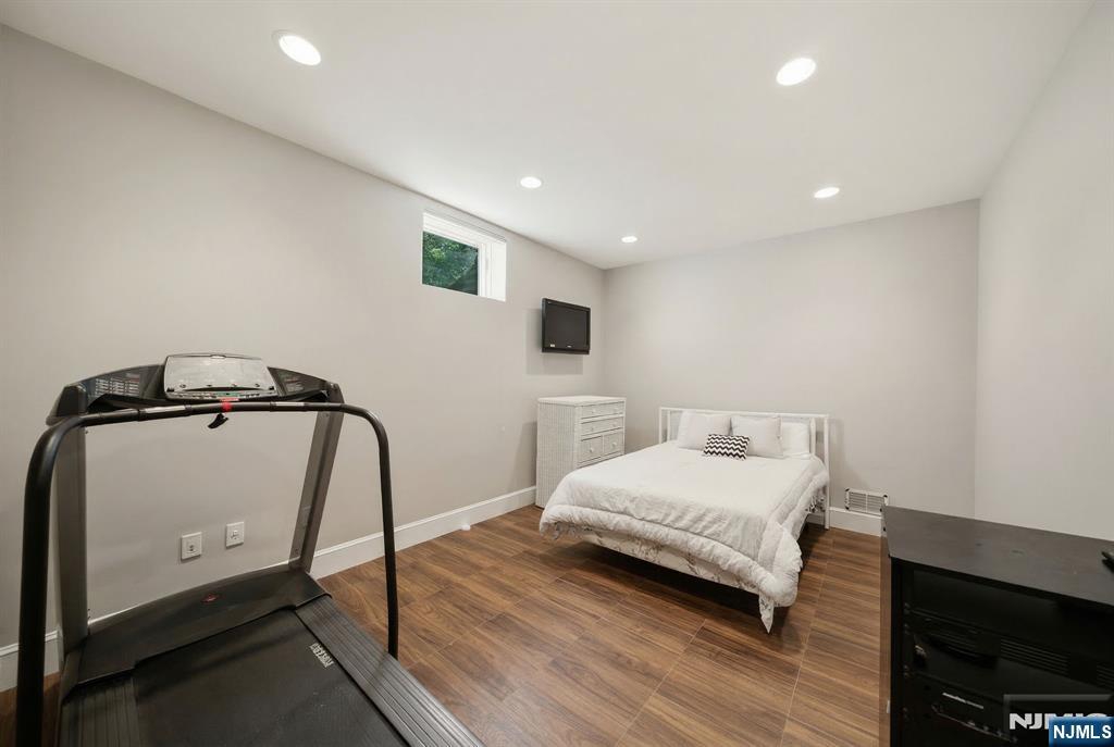 Tenafly, New Jersey, 07670, United States, 6 Bedrooms Bedrooms, ,7 BathroomsBathrooms,Residential,Active,2043827